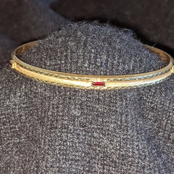 Vintage ITALIAN 18K Yellow Gold Bangle Bracelet, 10.7 grams - Picture 4 of 16